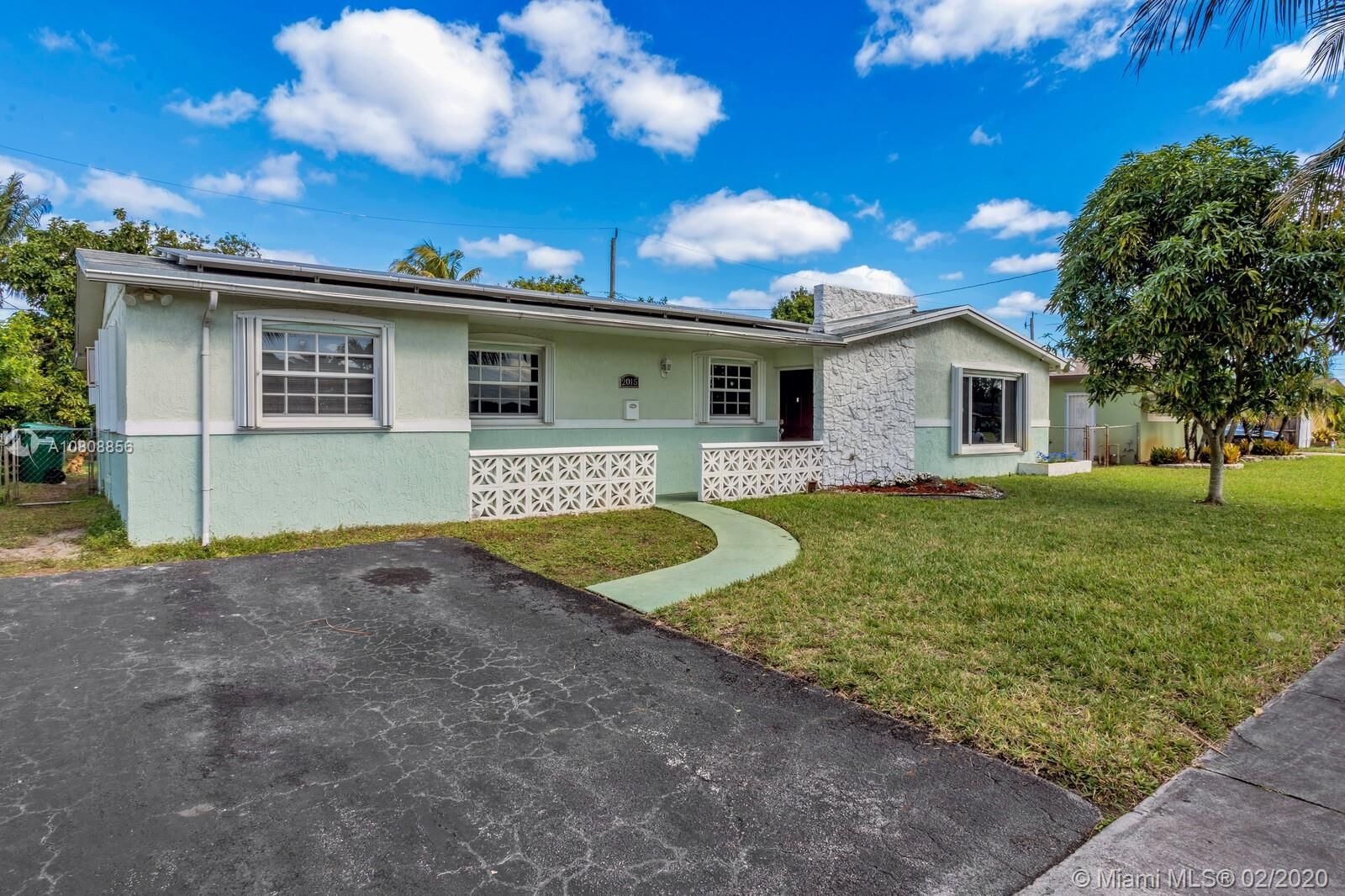 Property Photo: 2015 NW 193rd Ter FL 33056