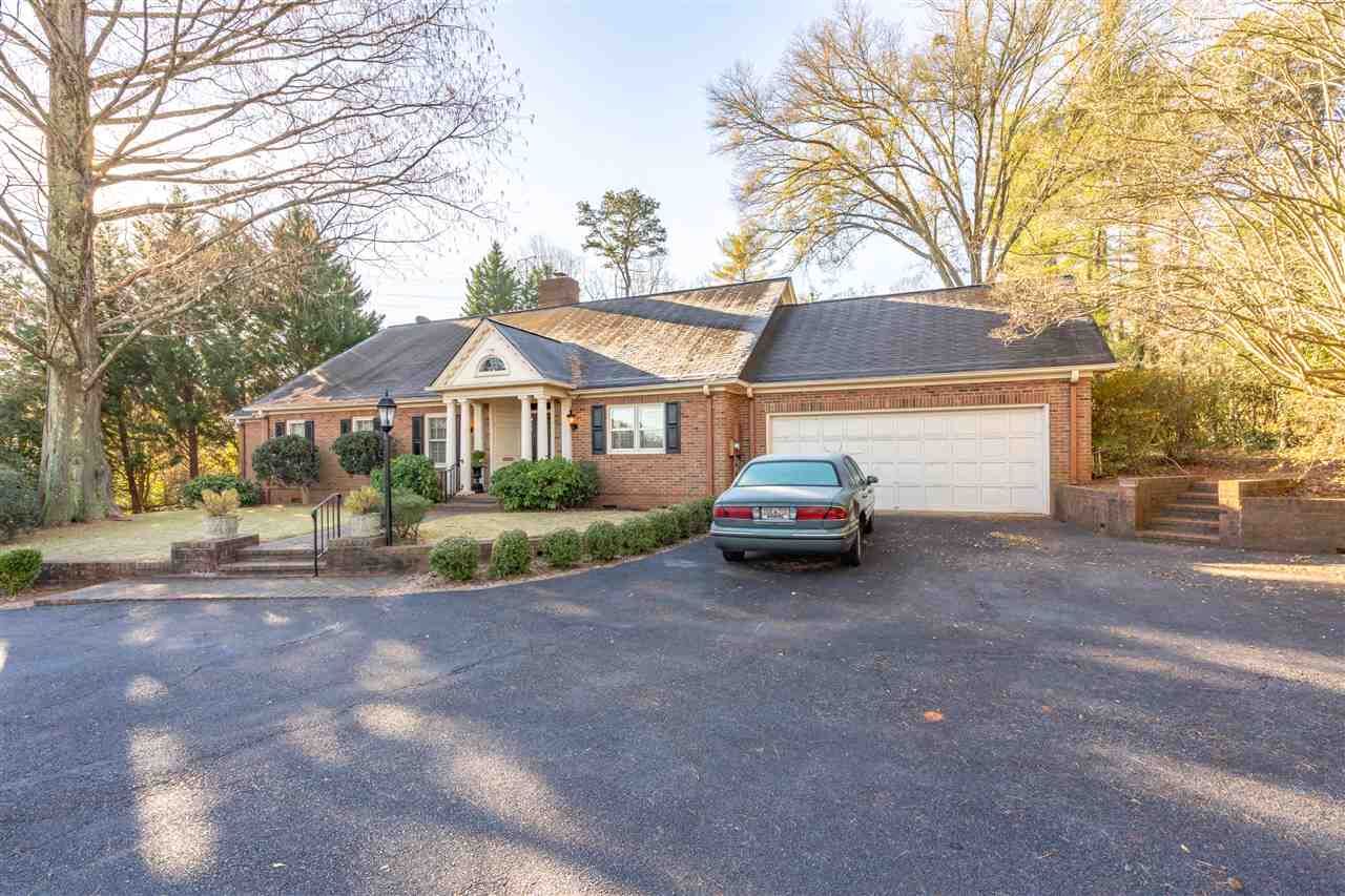 Property Photo:  1076 Woodburn  Road  SC 29302 