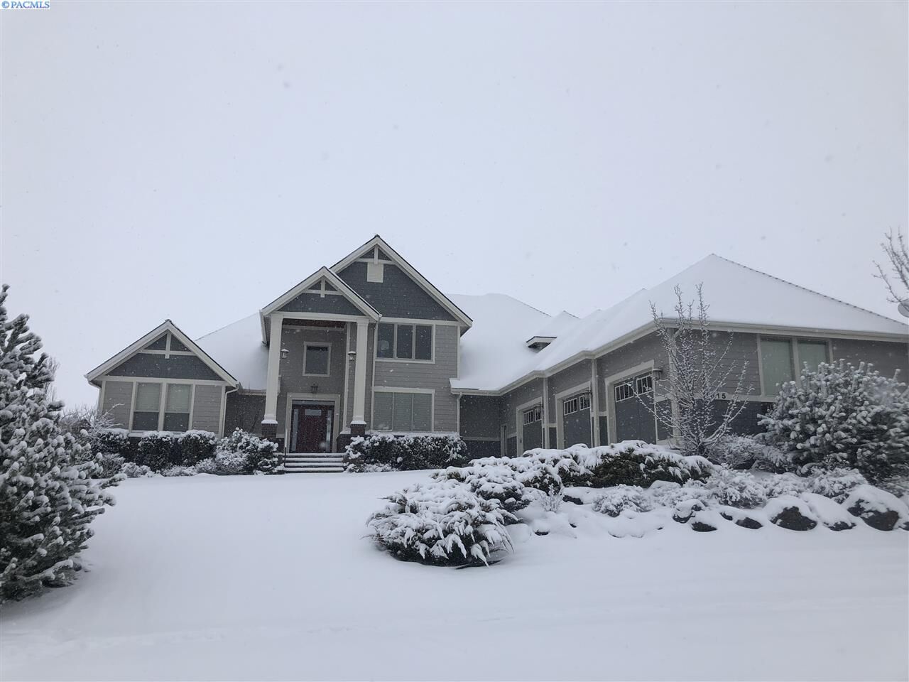 Property Photo: 1815 SW Casey Court WA 99163