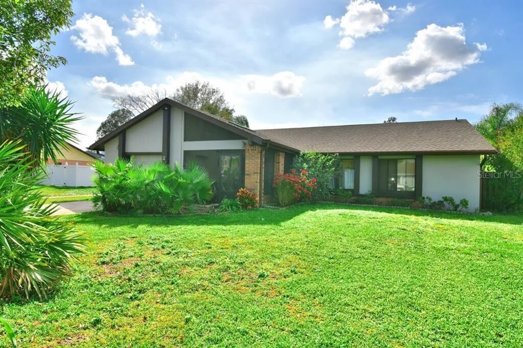 Property Photo:  2 S Flag Court  FL 34759 