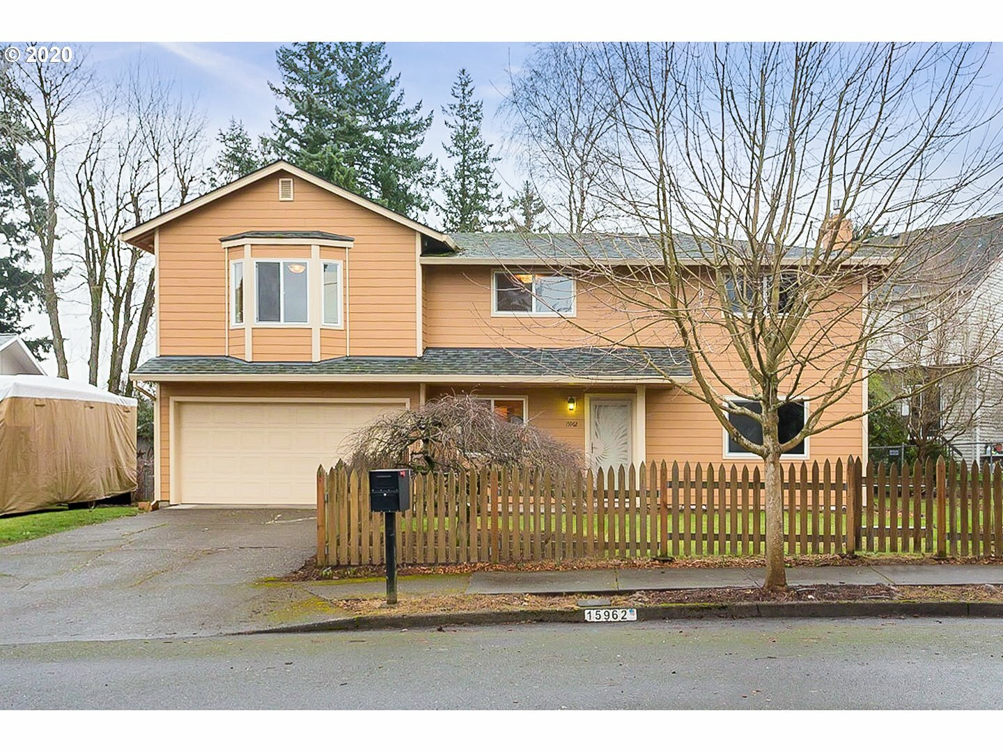 Property Photo: 15962 NE Broadway OR 97230