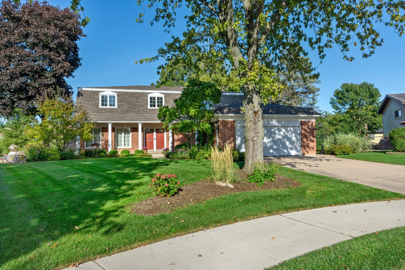 Property Photo: 730 East Bradford Court IL 60004