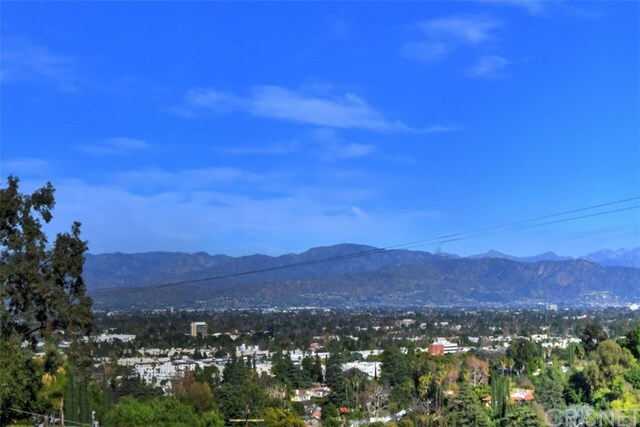 Property Photo: 4029 Sumac Drive CA 91403