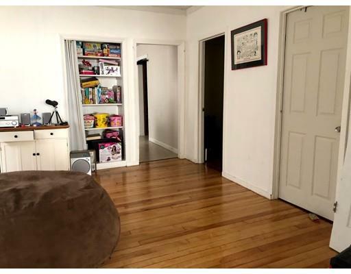 Property Photo:  117 S Pleasant St  MA 01835 