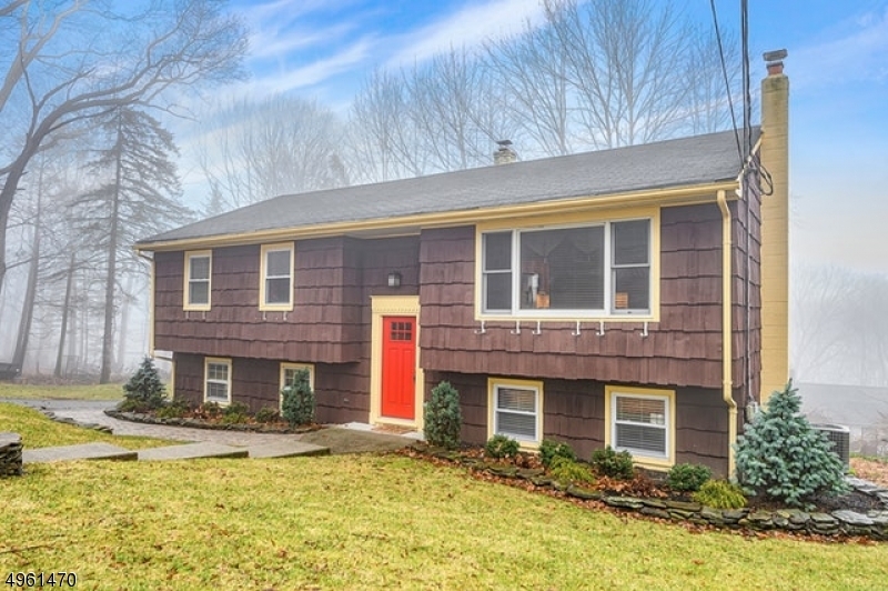 Property Photo: 30 Longview Rd NJ 07871