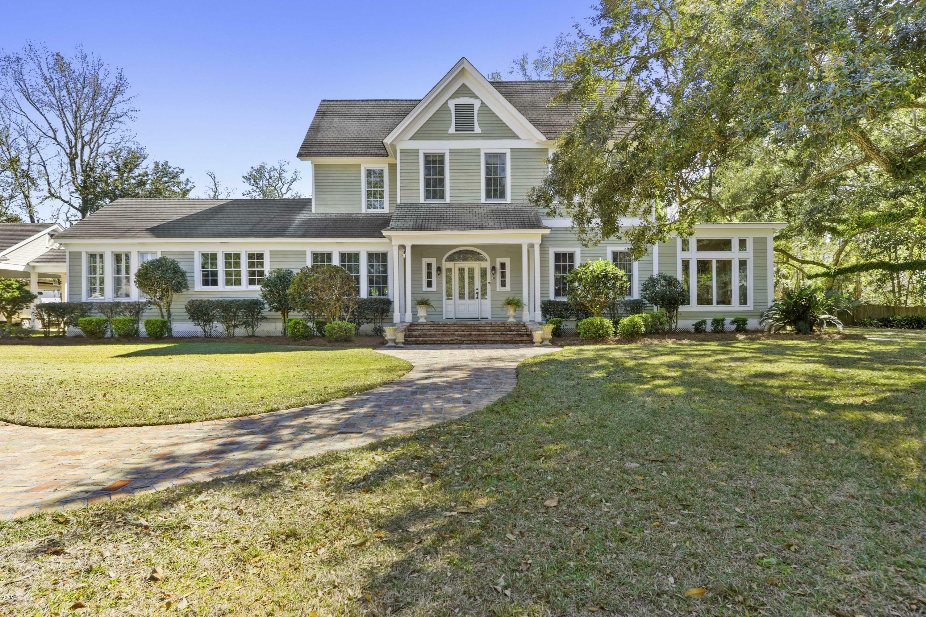 Property Photo:  712 Columbus Drive  MS 39567 