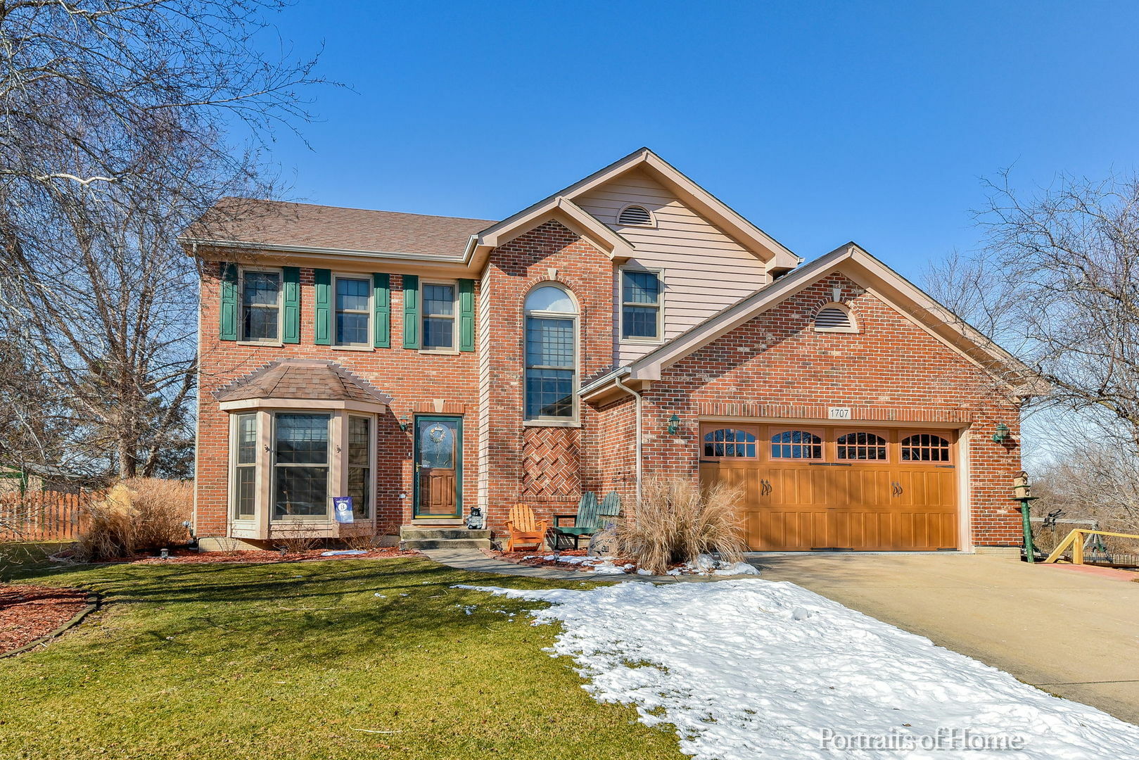 Property Photo: 1707 Cottonwood Court IL 60560