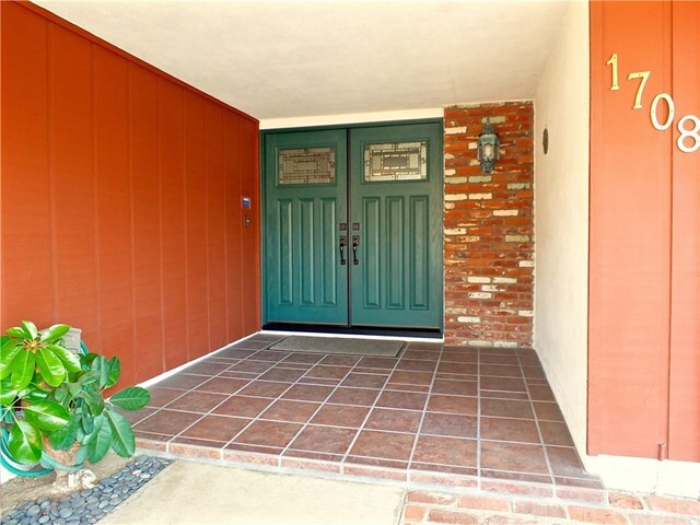 Property Photo: 1708 Yermo Place CA 92833