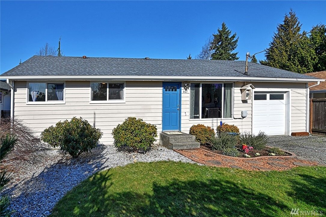 Property Photo: 607 106th Place SW WA 98204