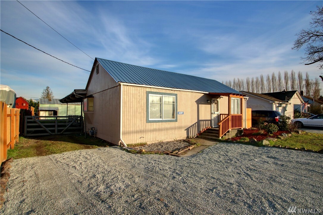 Property Photo:  14089 Avon Allen Rd  WA 98273 