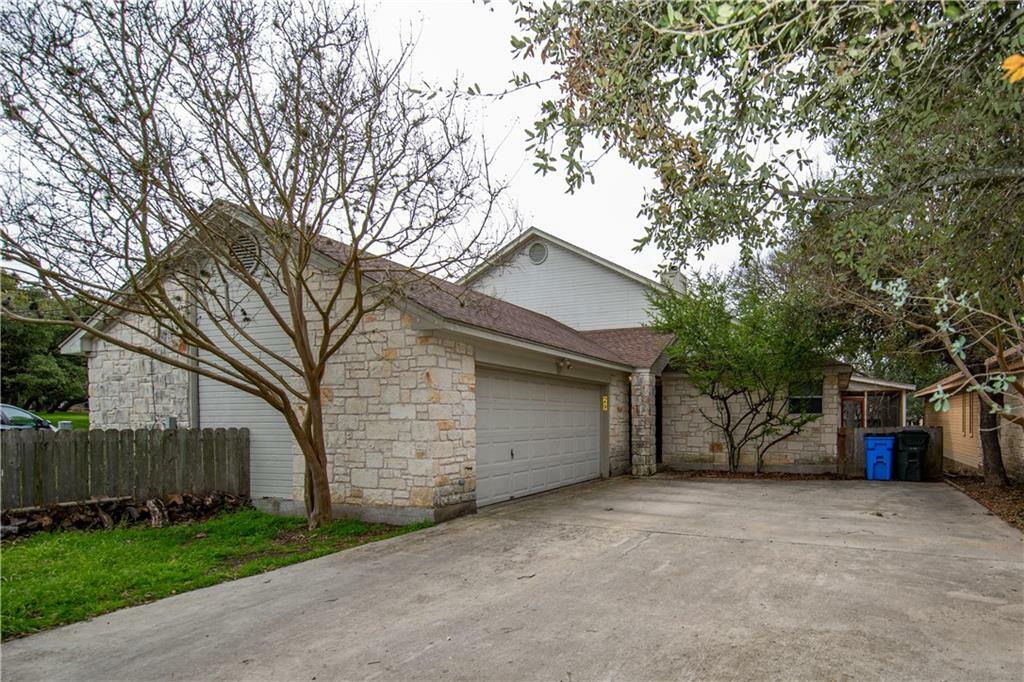 Property Photo:  29 Par View Drive  TX 78676 