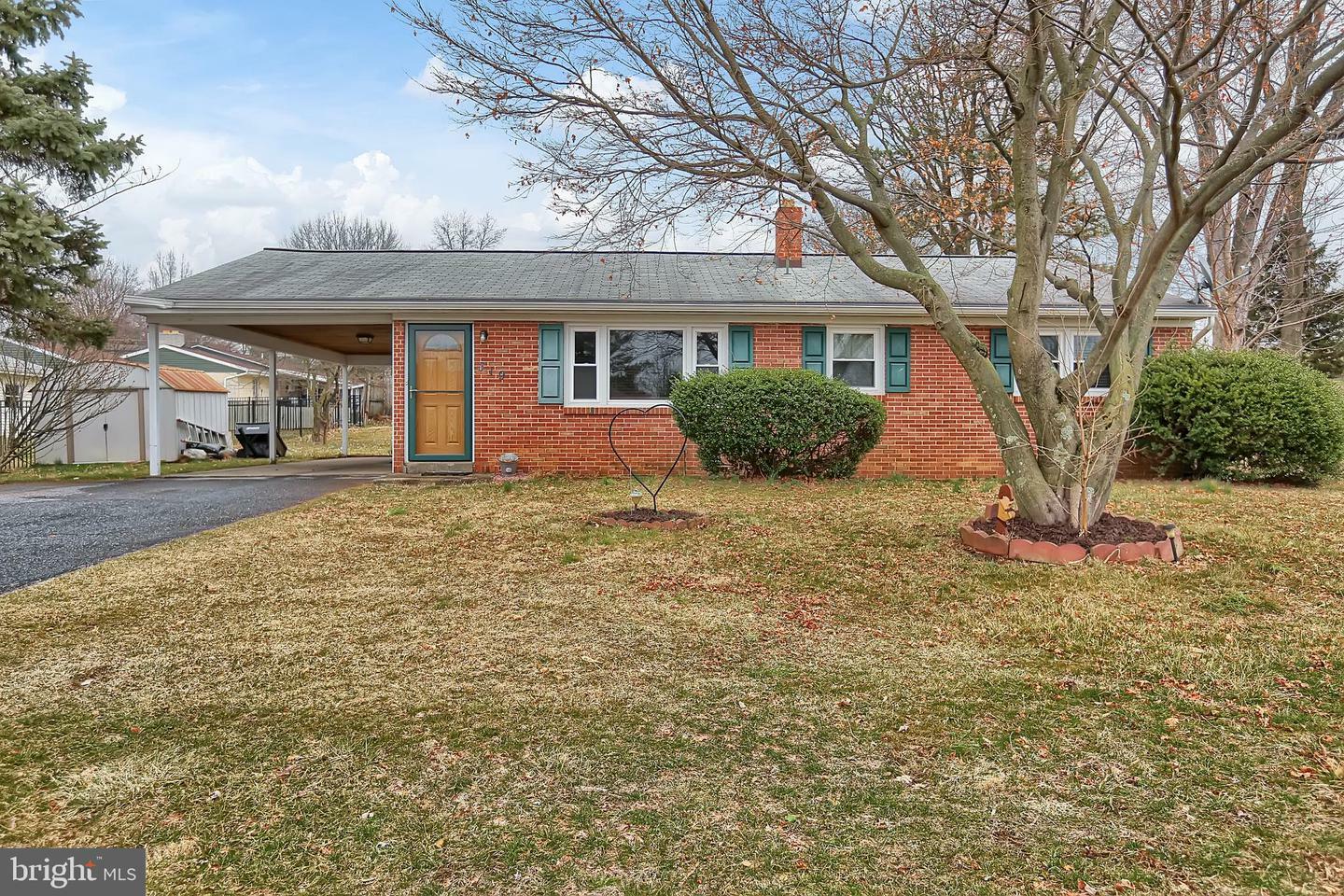 Property Photo:  319 Mount Allen Drive  PA 17055 