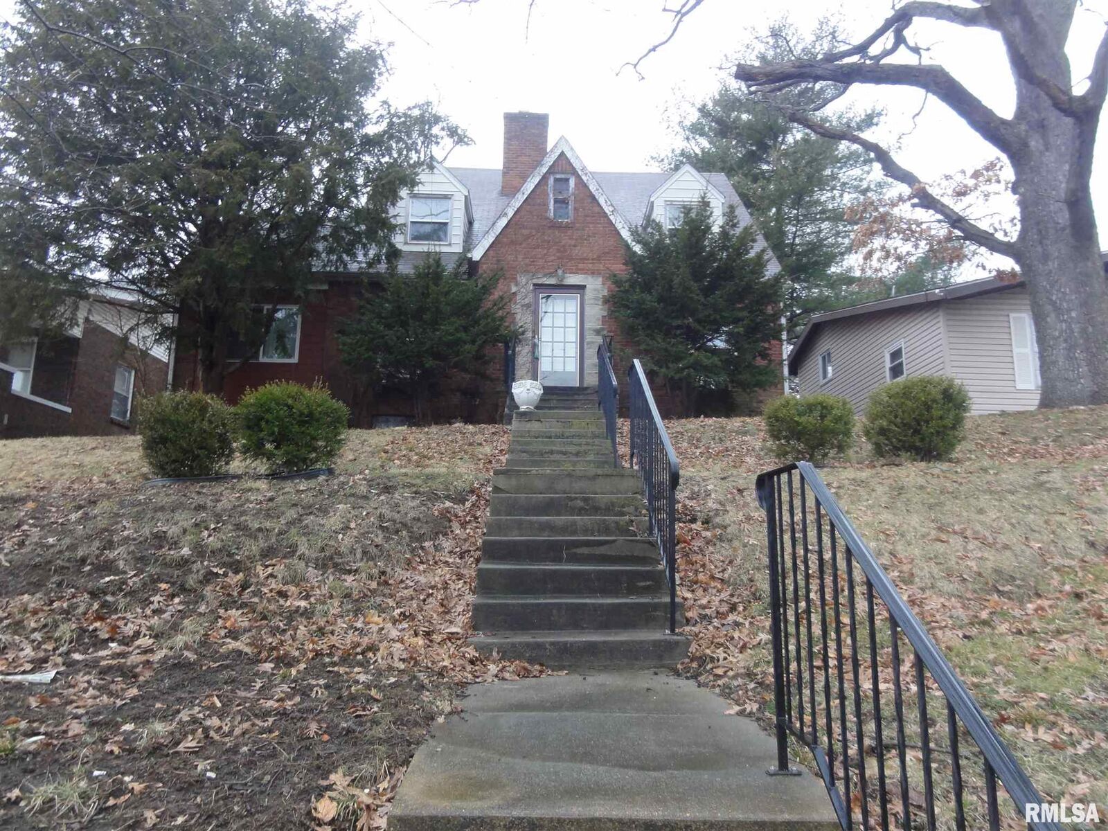 Property Photo:  1809 N Sheridan  IL 61604 