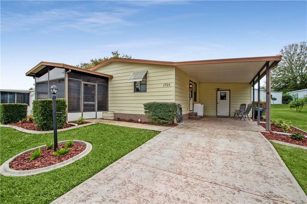 Property Photo: 1725 Pebble Beach Lane FL 32159