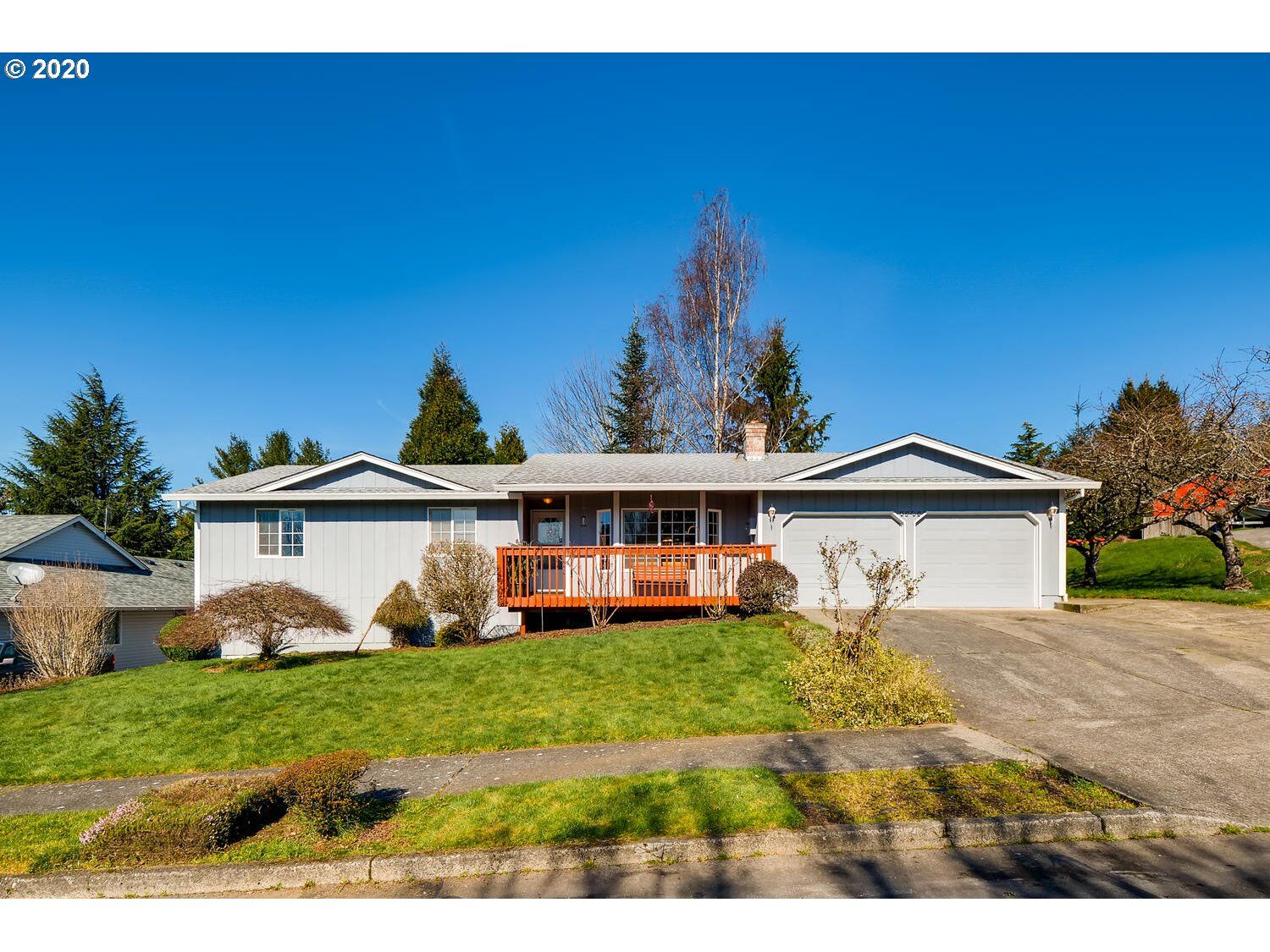 Property Photo:  4201 Q Cir  WA 98671 