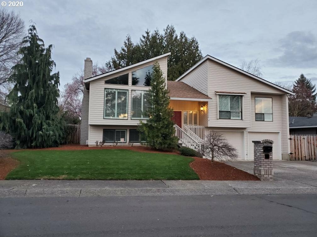 Property Photo:  11730 SE 63rd Ave  OR 97222 