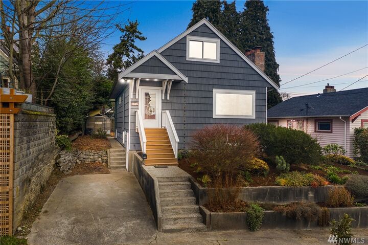 332 NE 59th Street  Seattle WA 98105 photo