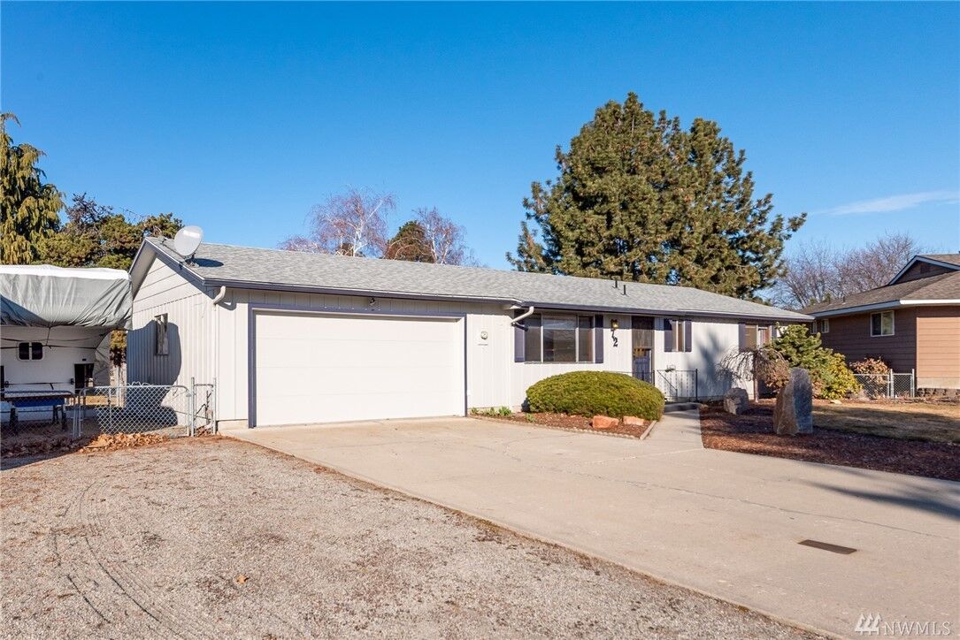 Property Photo:  72  Green Place  WA 98802 