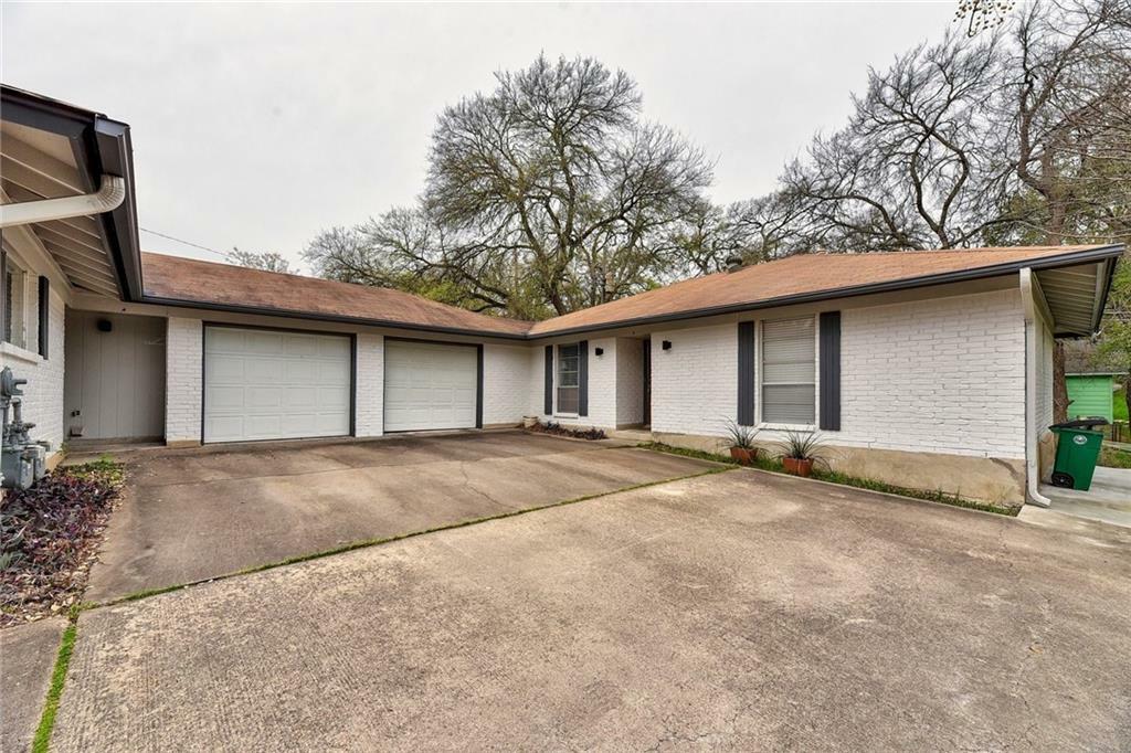 Property Photo:  3404 South Oak Drive  TX 78704 