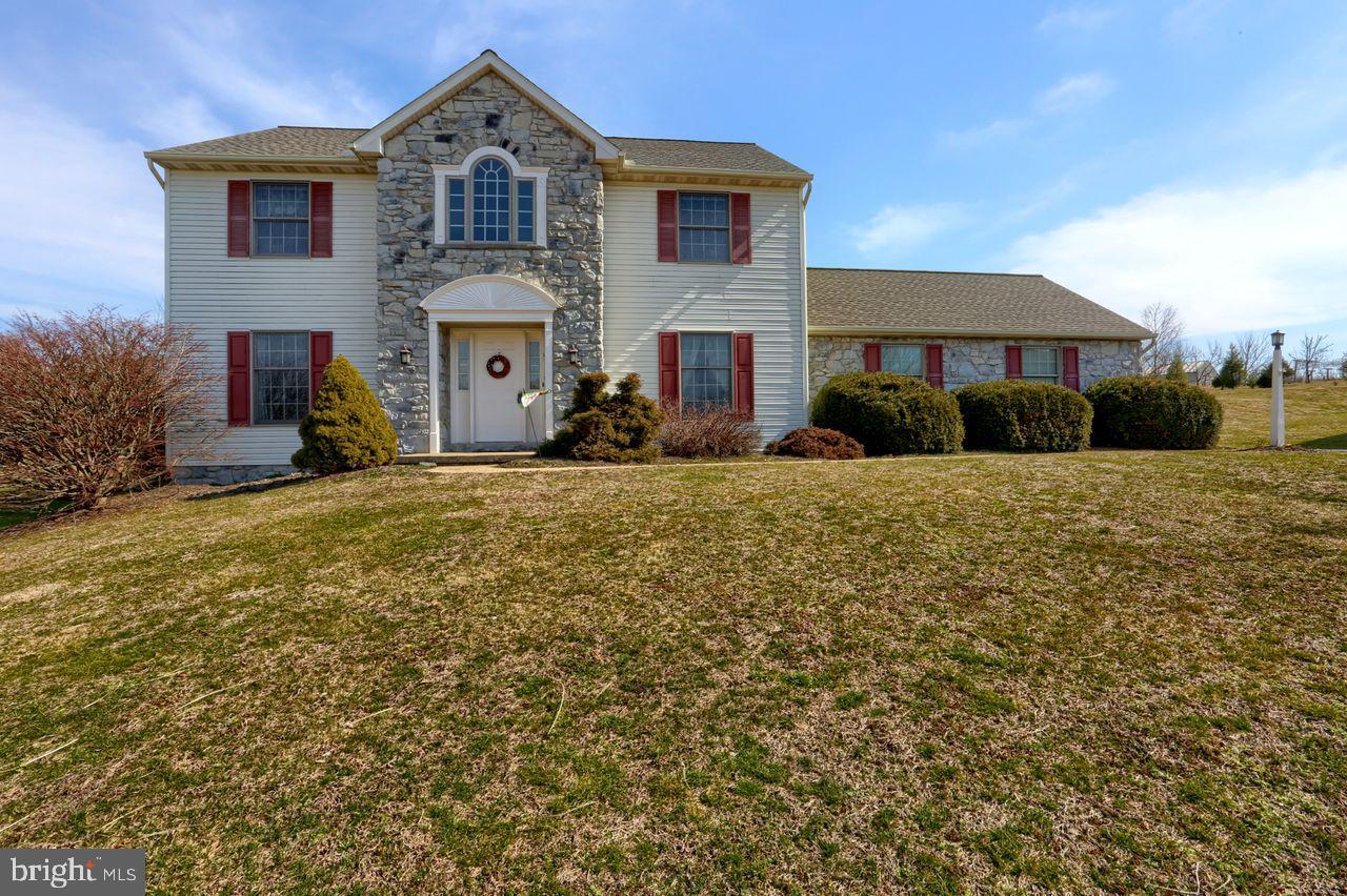 Property Photo: 125 Scarborough Lane PA 17551