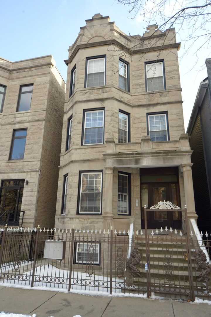 Property Photo: 3323 West Pierce Avenue 1 IL 60651