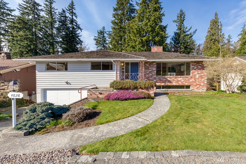Property Photo: 4828 W Glenhaven Dr WA 98203