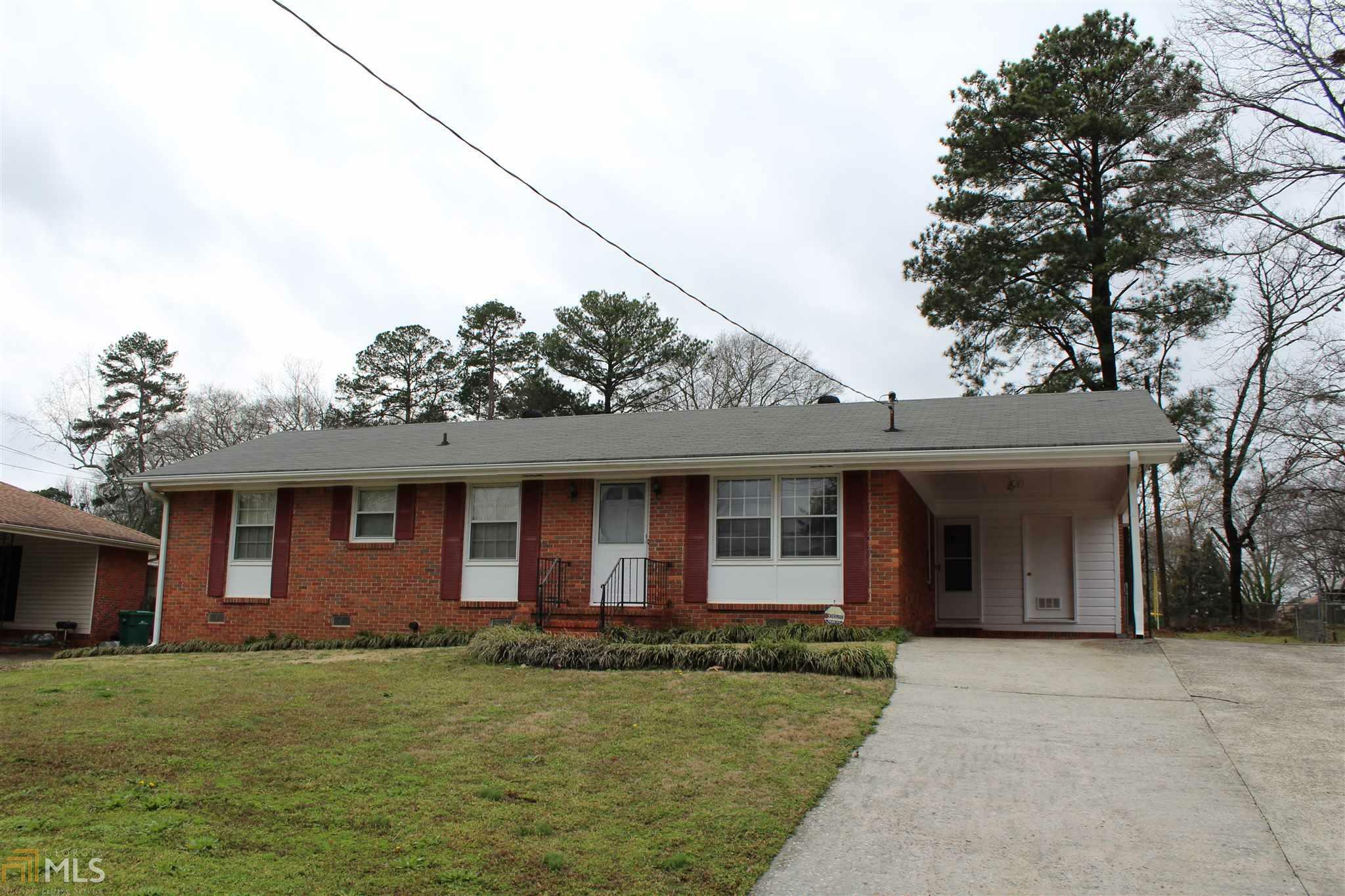 Property Photo: 920 Laurel St GA 30260