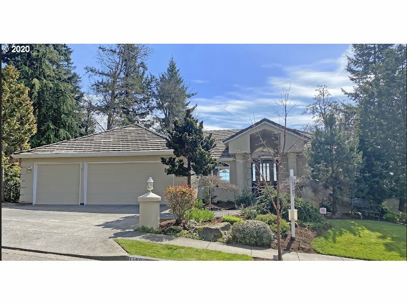 Property Photo:  12966 SE Spring Mountain Dr  OR 97086 