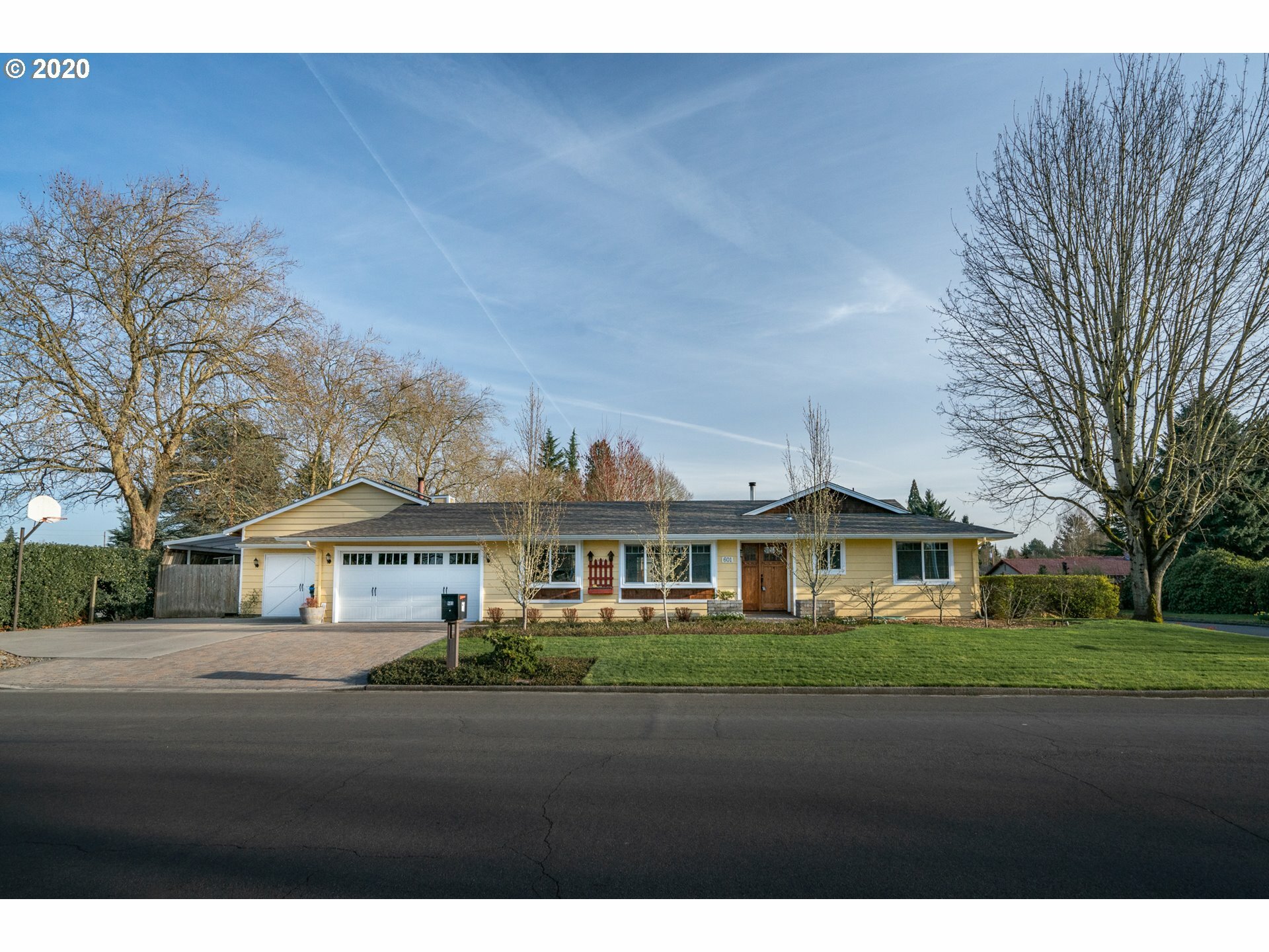 Property Photo:  601 Phoenix Way  WA 98661 