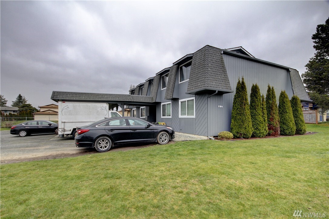 130 Stanford Dr  Mount Vernon WA 98273 photo