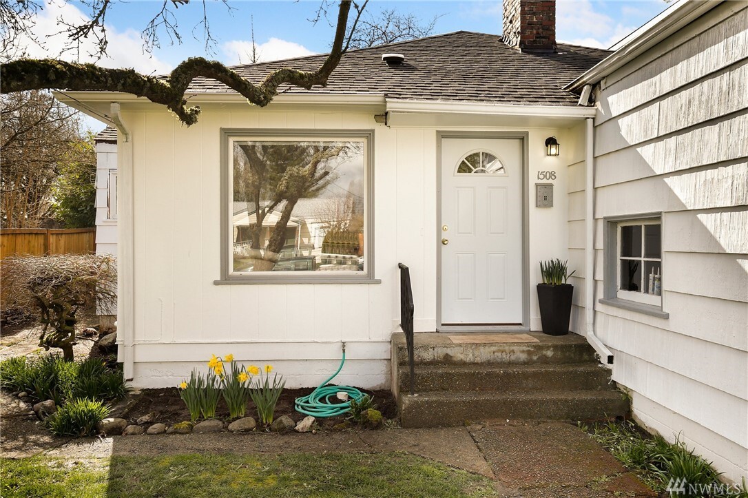 Property Photo: 1508 S 45th Street WA 98418