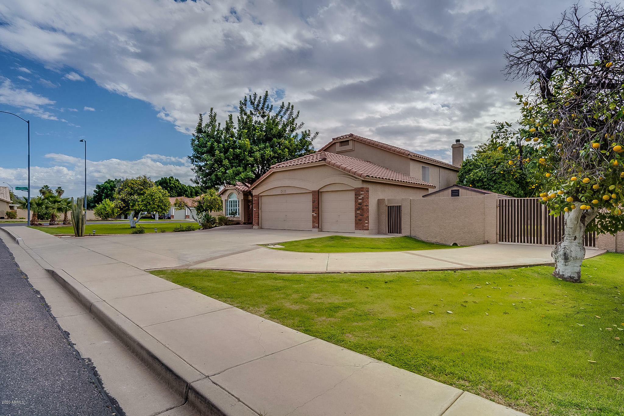 Property Photo:  4319 E Hope Street  AZ 85205 