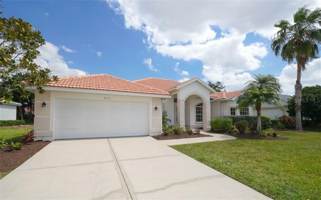 Property Photo:  8535 Great Meadow Drive  FL 34238 