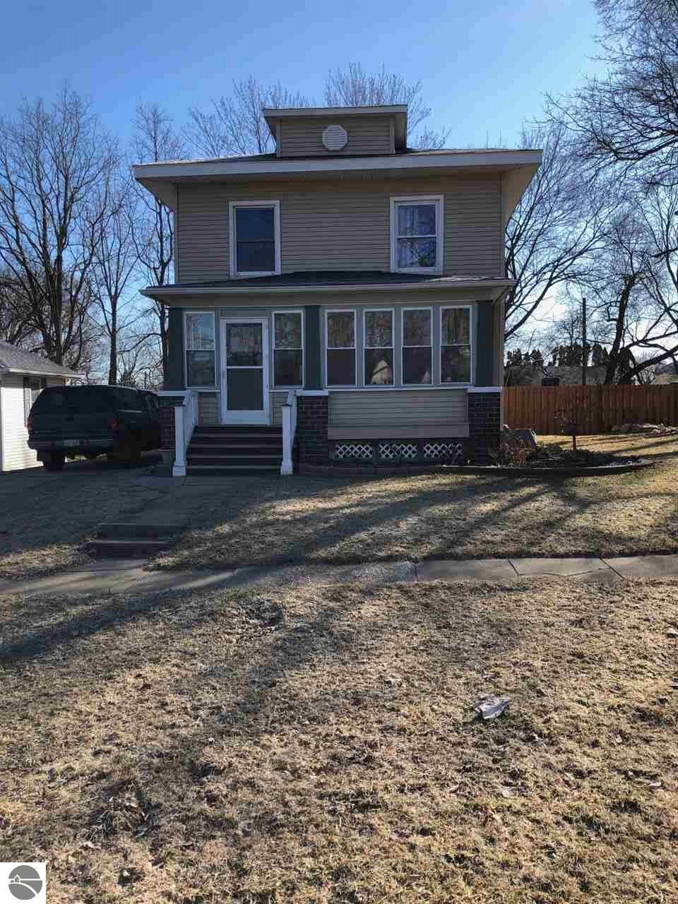 Property Photo:  112 N Delaware Street  MI 48880 