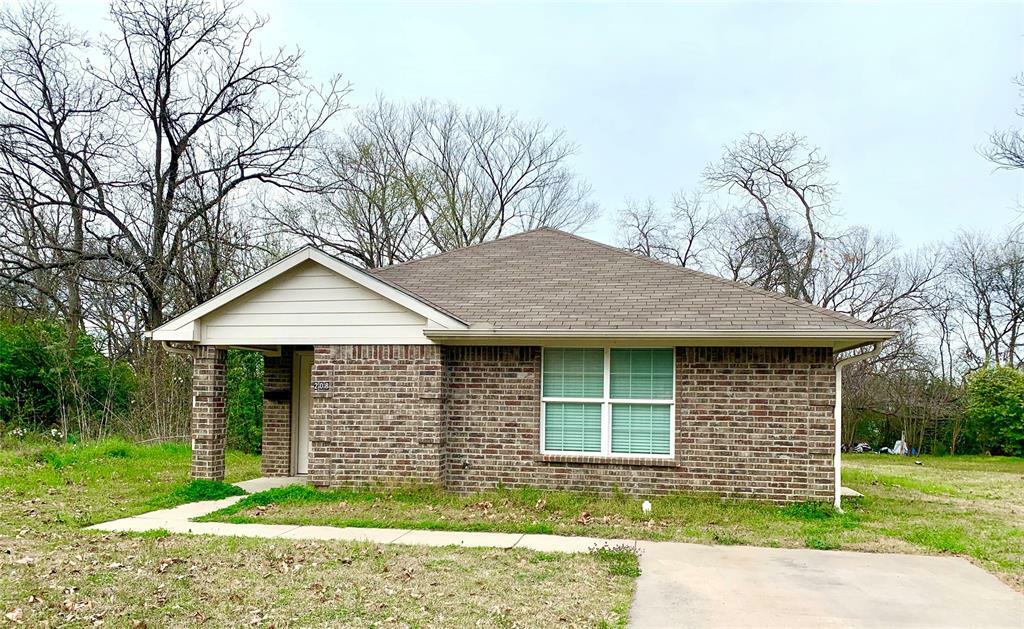 Property Photo:  208 Beckham W Street  TX 75482 