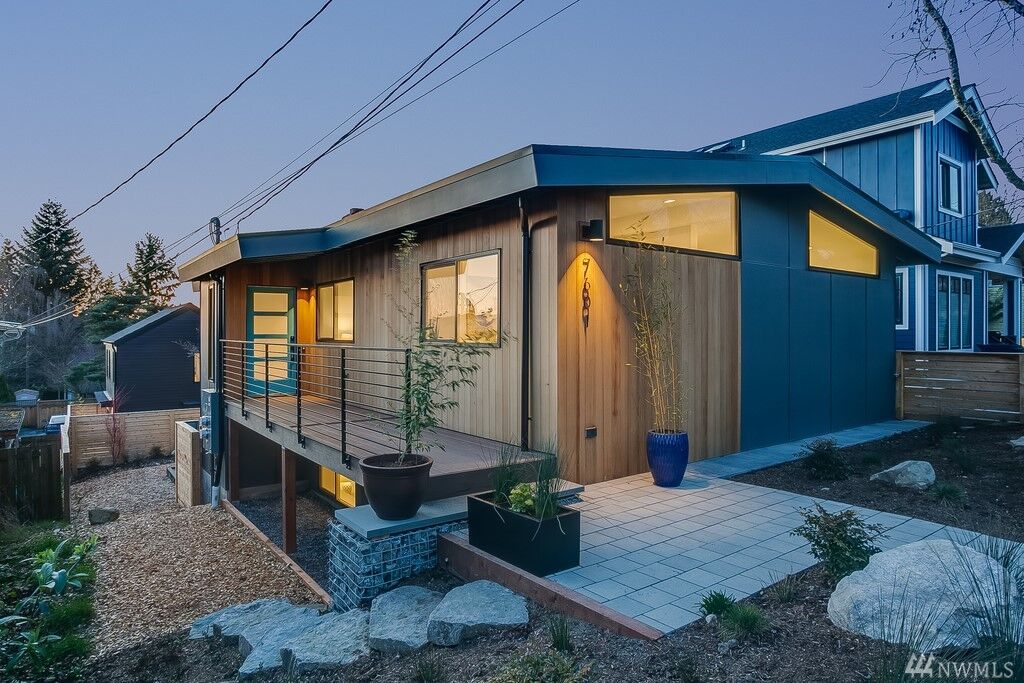 Property Photo:  7601  Latona Avenue NE  WA 98115 