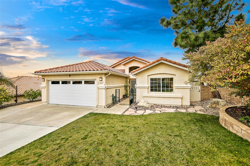 Property Photo:  2272 Larkspur Dr  CA 91901 