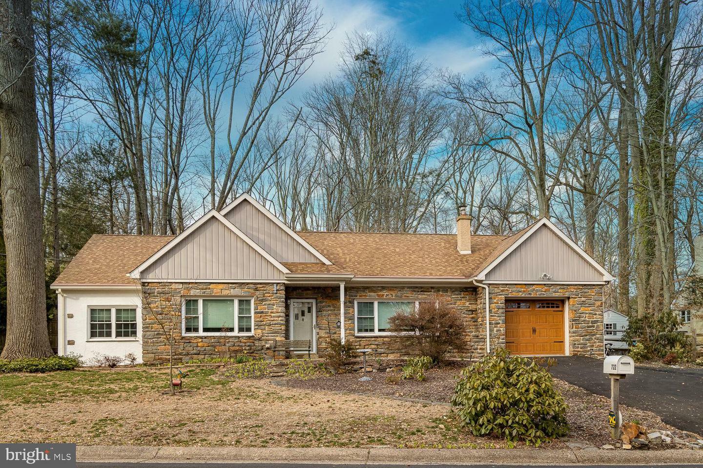 Property Photo: 722 Beechwood Road PA 19063
