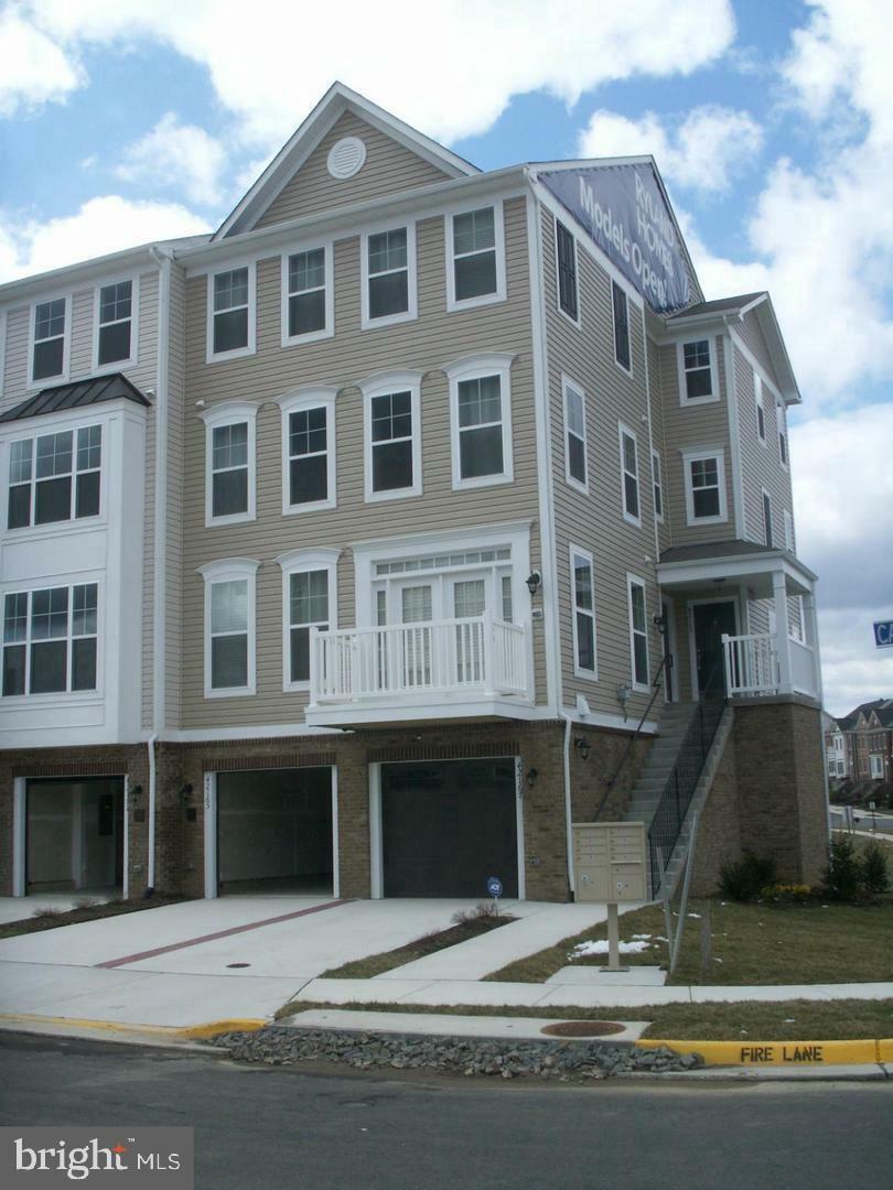 Property Photo: 42165 Canary Grass Square VA 20105