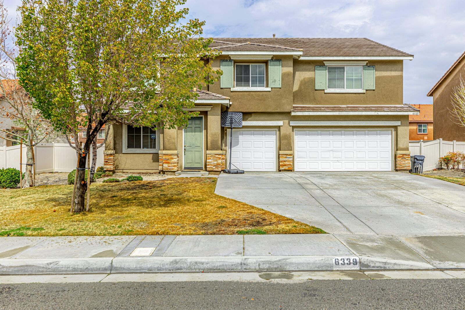 Property Photo:  6339 Posada Court  CA 93552 