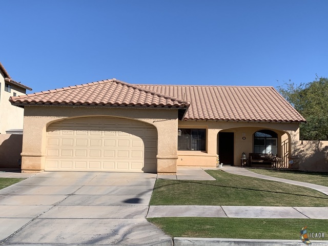 Property Photo:  802 Jacaranda Dr  CA 92243 