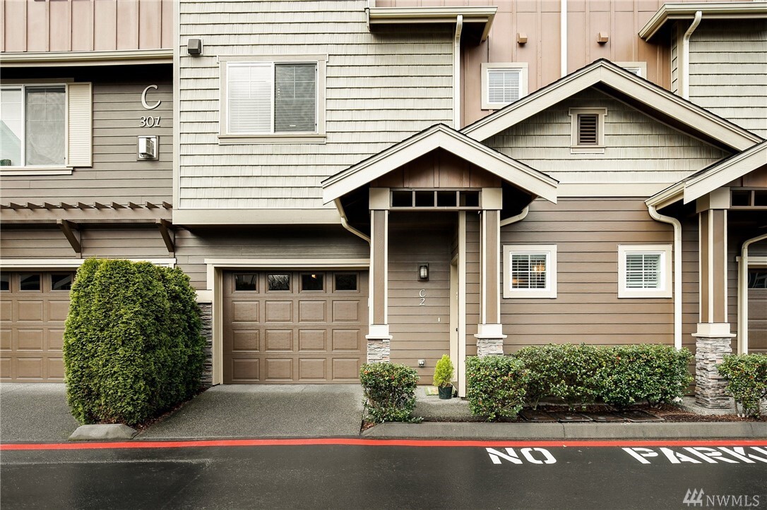 Property Photo: 301 Chelan Place NE C2 WA 98059