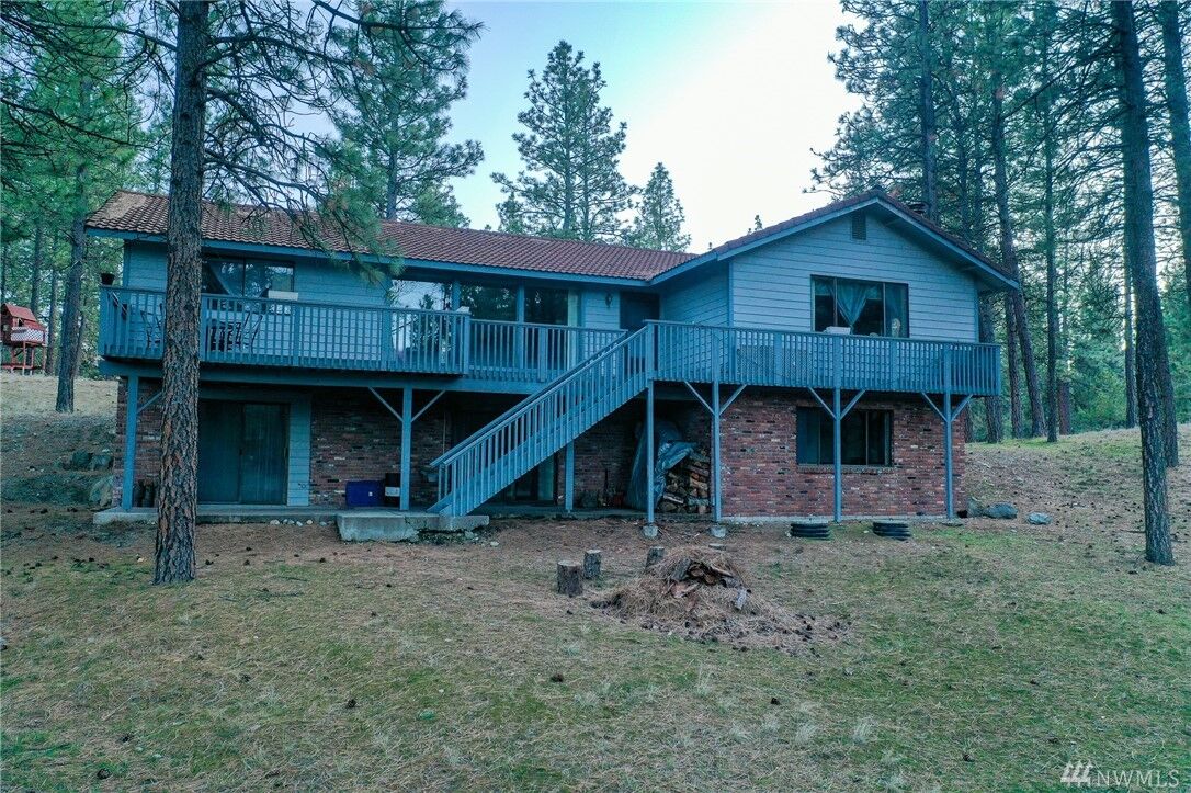 Property Photo: 26 Pinecrest Road N WA 98855