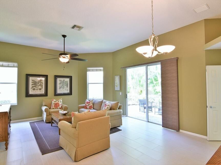 Property Photo:  7717 Azalea Court  FL 33412 