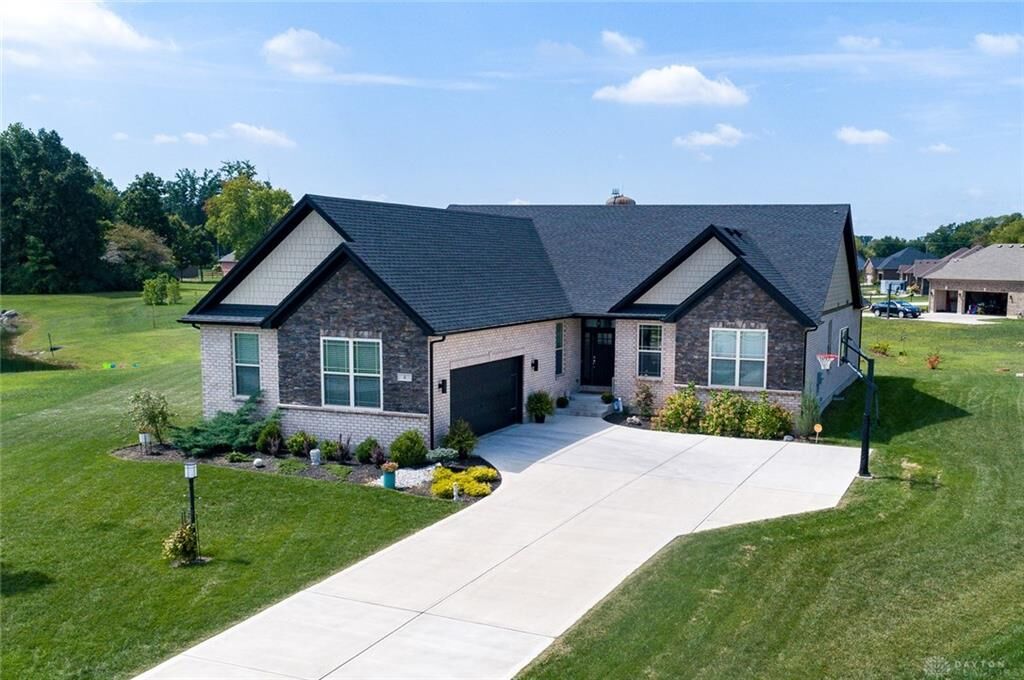 Property Photo: 8 Buckeye Court OH 45327
