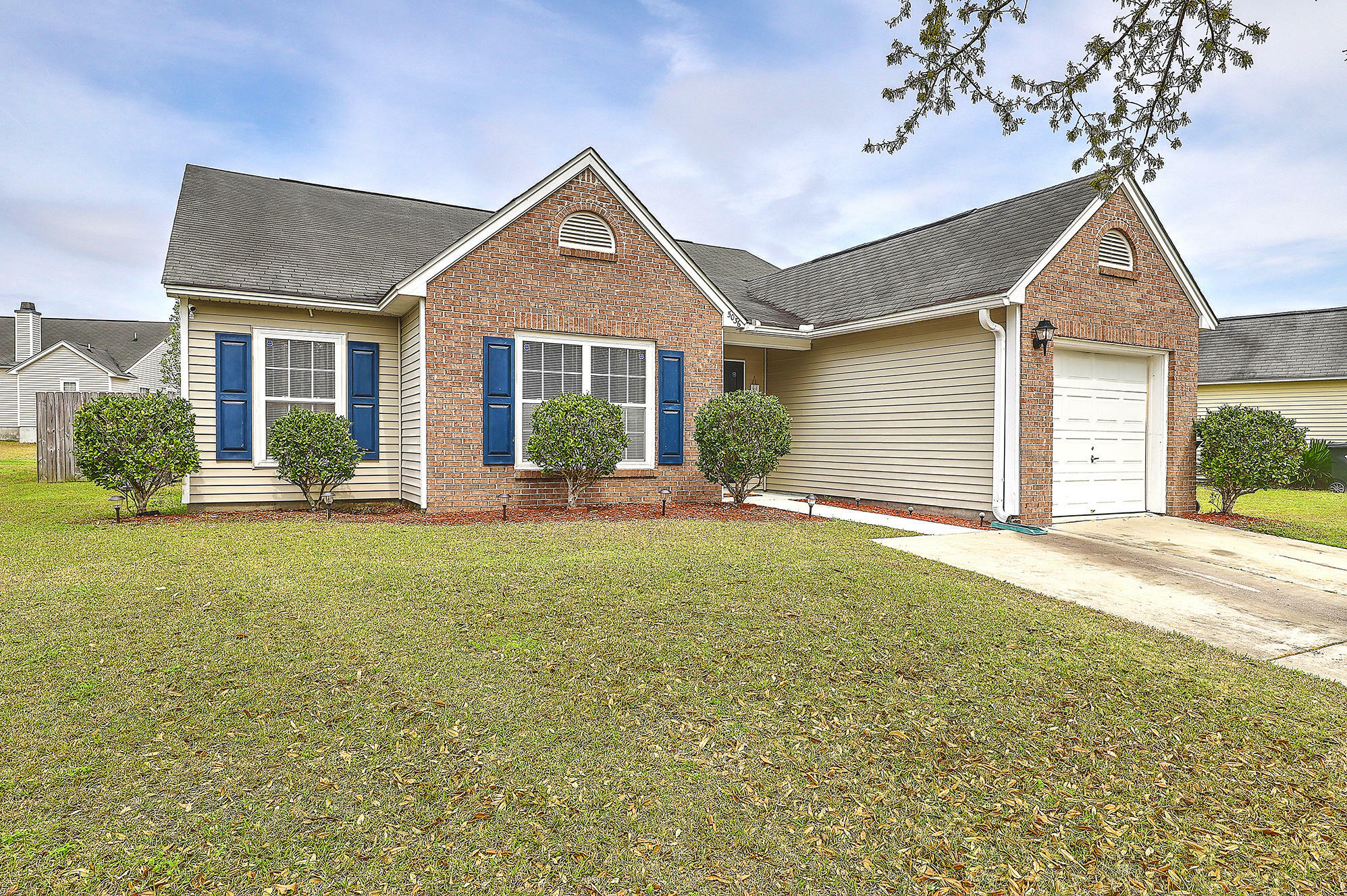 Property Photo:  5036 Thornton Drive  SC 29485 