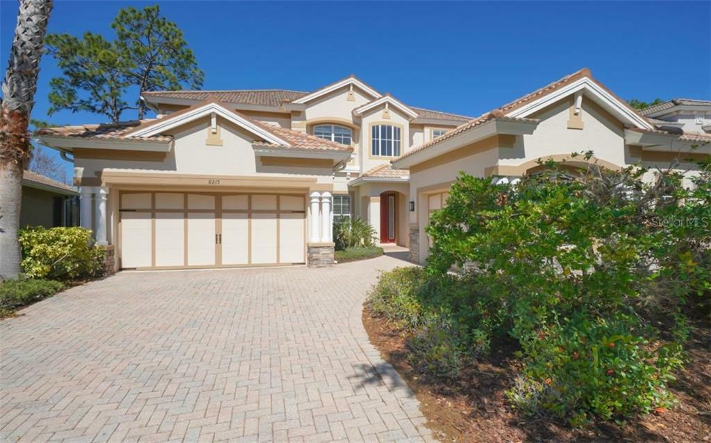 Property Photo:  8215 Country Park Way  FL 34243 