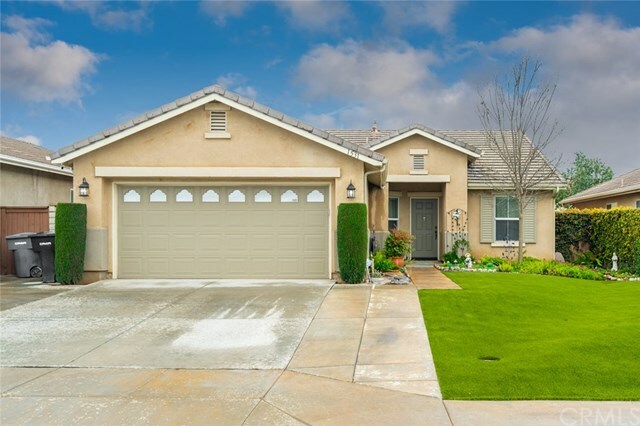 Property Photo:  1531 Whiteoak Drive  CA 92571 