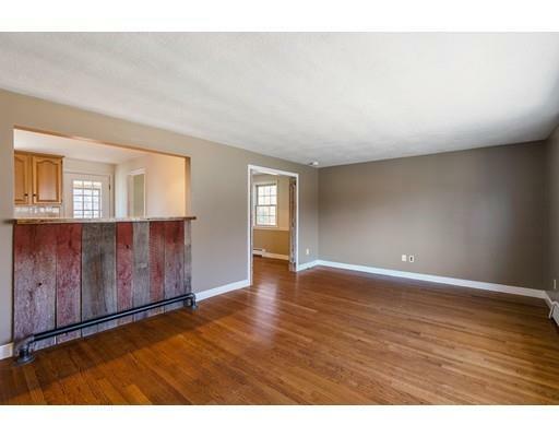 Property Photo:  4 Crestwood Drive  MA 01810 