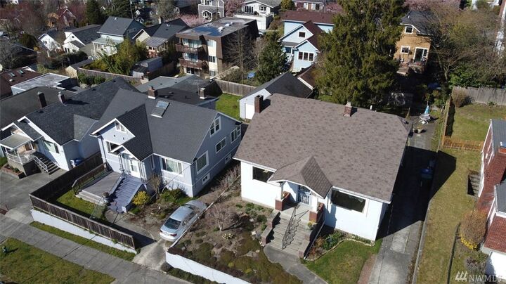 Property Photo: 326 NW 52nd St WA 98107